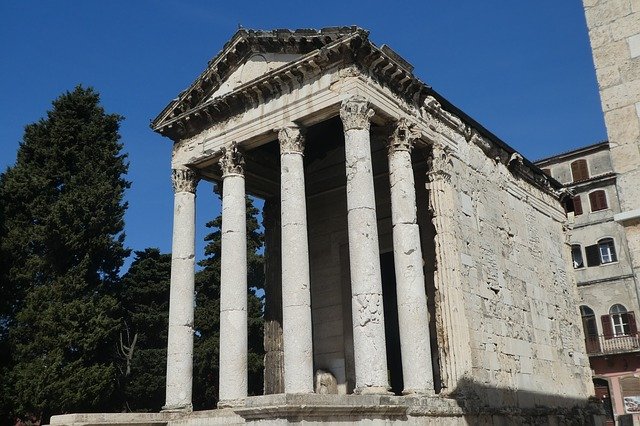 Świątynia Oktawiana Augusta - Tempio di Augusto