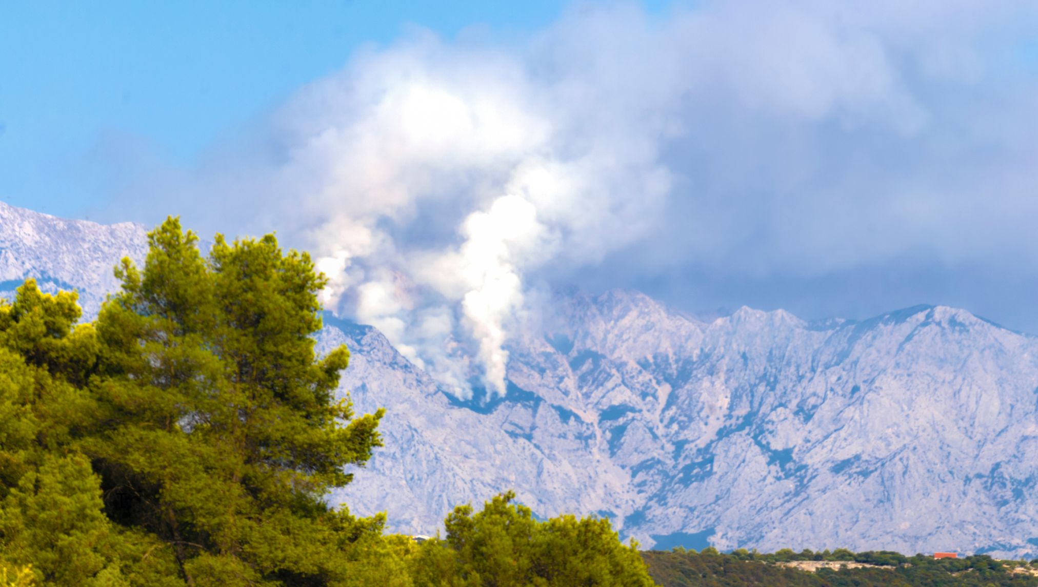 Pożary w Chorwacji – prewencja i bezpieczeństwo nad Adriatykiem