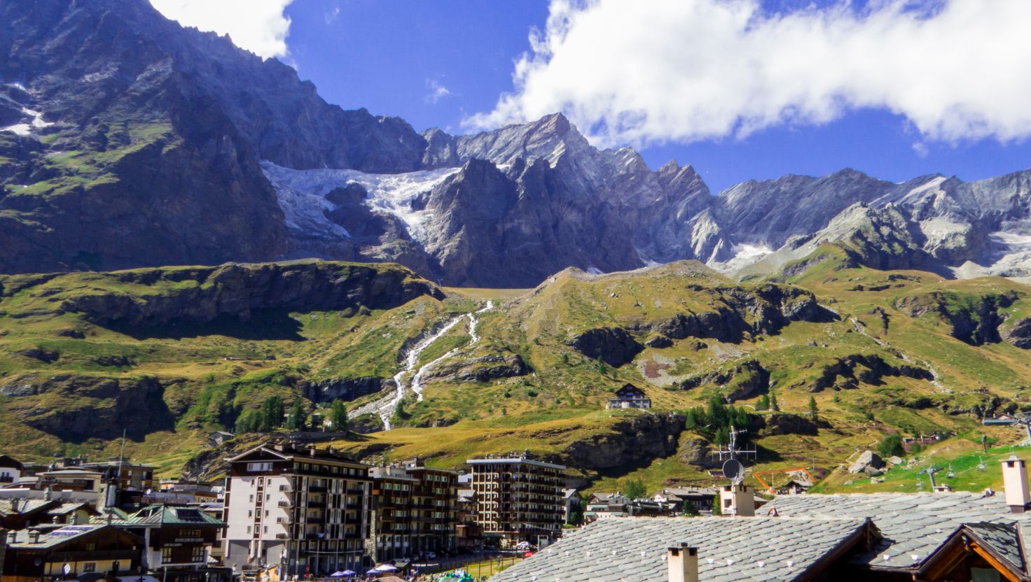 Dolina Aosty – co zobaczyć, TOP 10 atrakcji, Mont Blanc, Matterhorn i najlepsze noclegi w sercu Alp